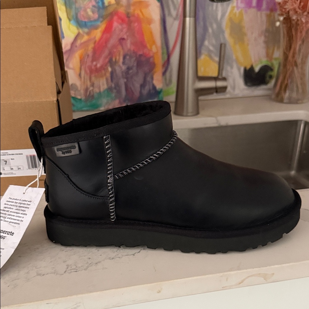 UGG Women's Classic Ultra Mini Leather Boots - Black